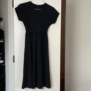 Uniqlo Black Short Sleeve Dress with Pockets